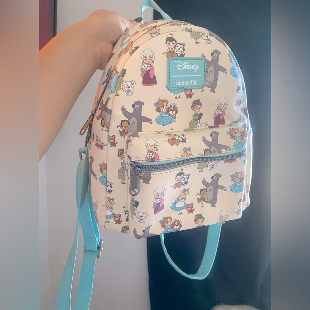 Disney lounge fly back pack